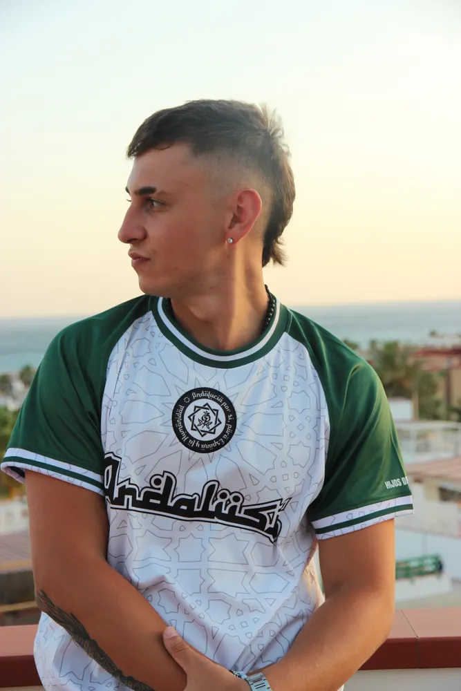 Chico con la Andalusian Shirt II