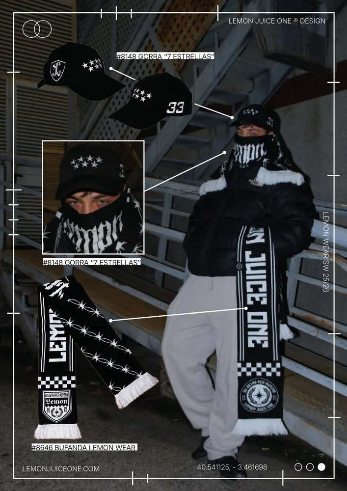 Póster con la bufanda y la gorra 7 estrellas